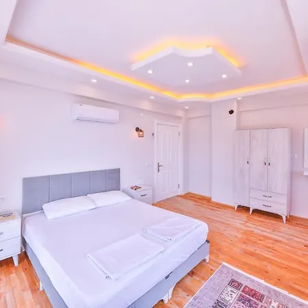 Ayshe Kaş